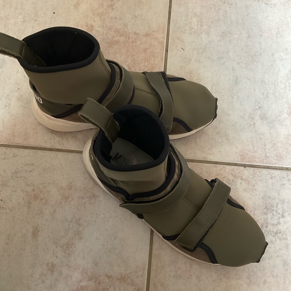 Moschino High Tops - Picture 2 of 5